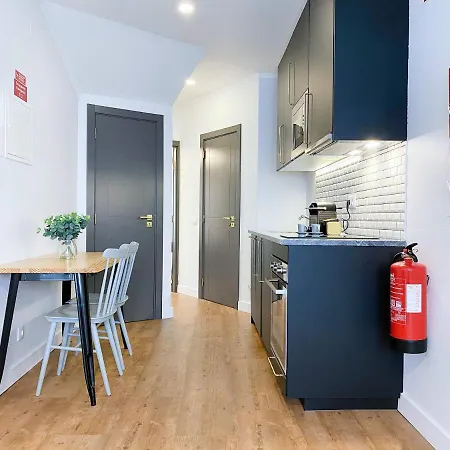 Cal River - Grey Apartment *